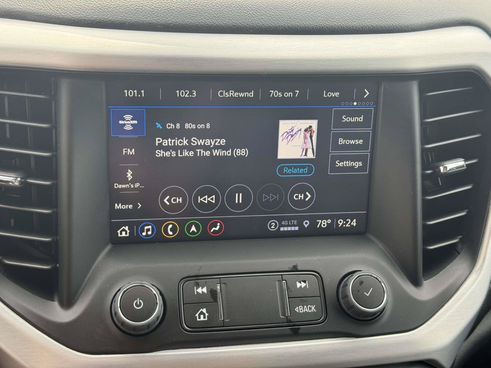 2023 GMC Acadia SLT