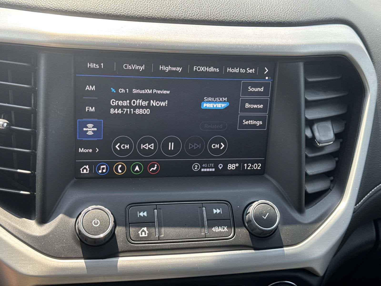 2023 GMC Acadia SLT