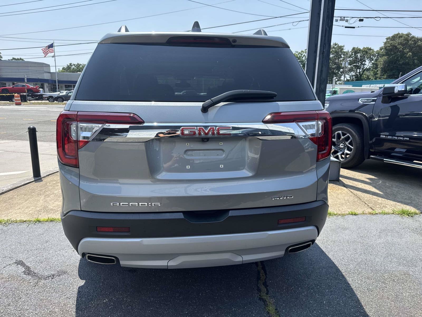 2023 GMC Acadia SLT