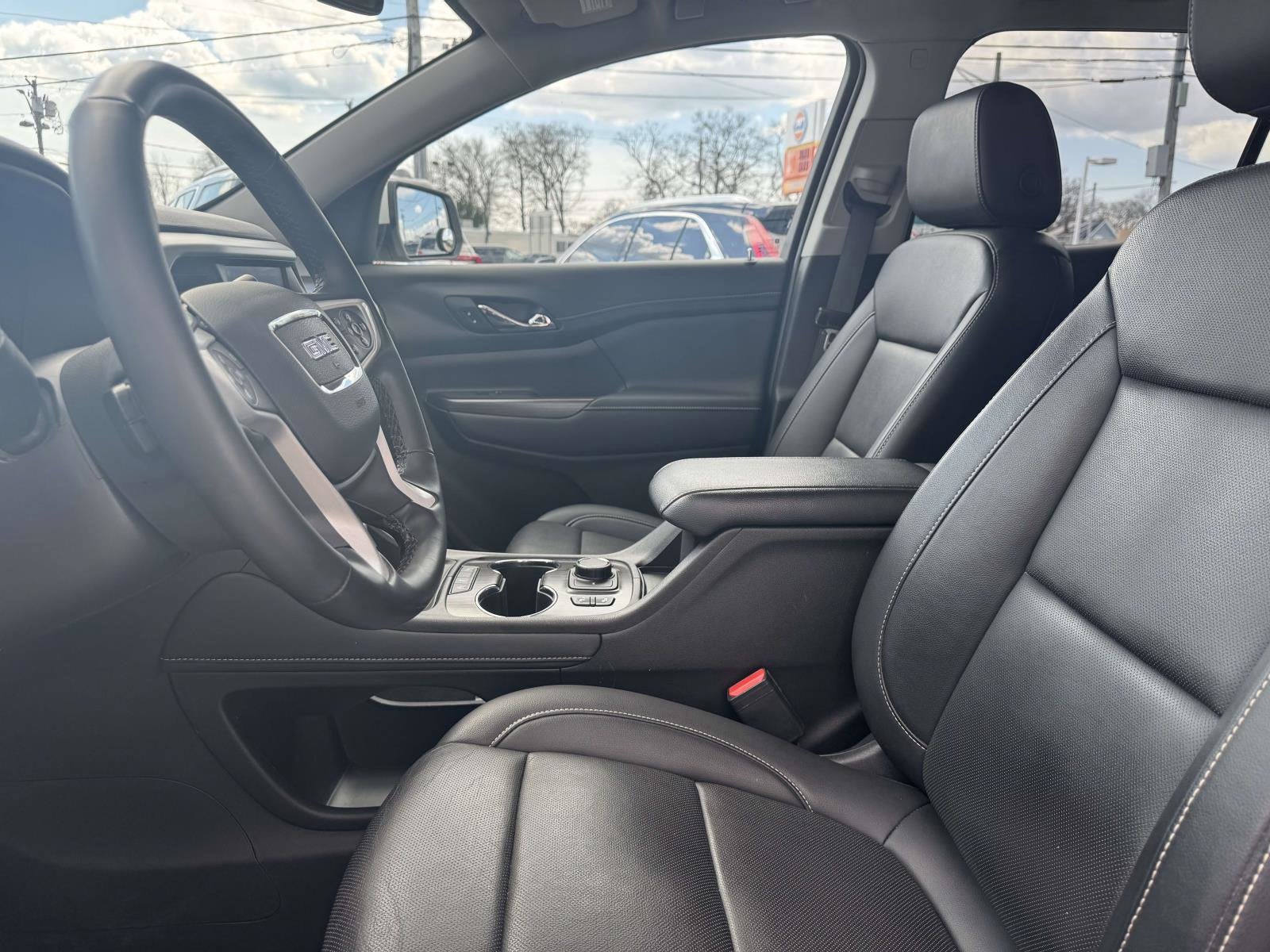2023 GMC Acadia SLT