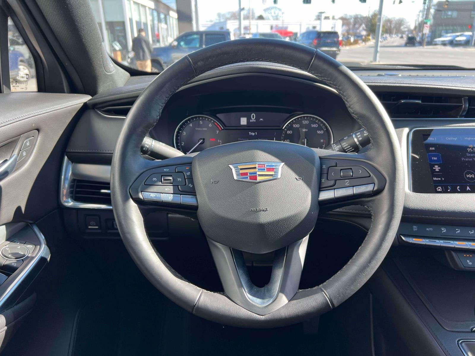 2023 Cadillac XT4 Premium Luxury