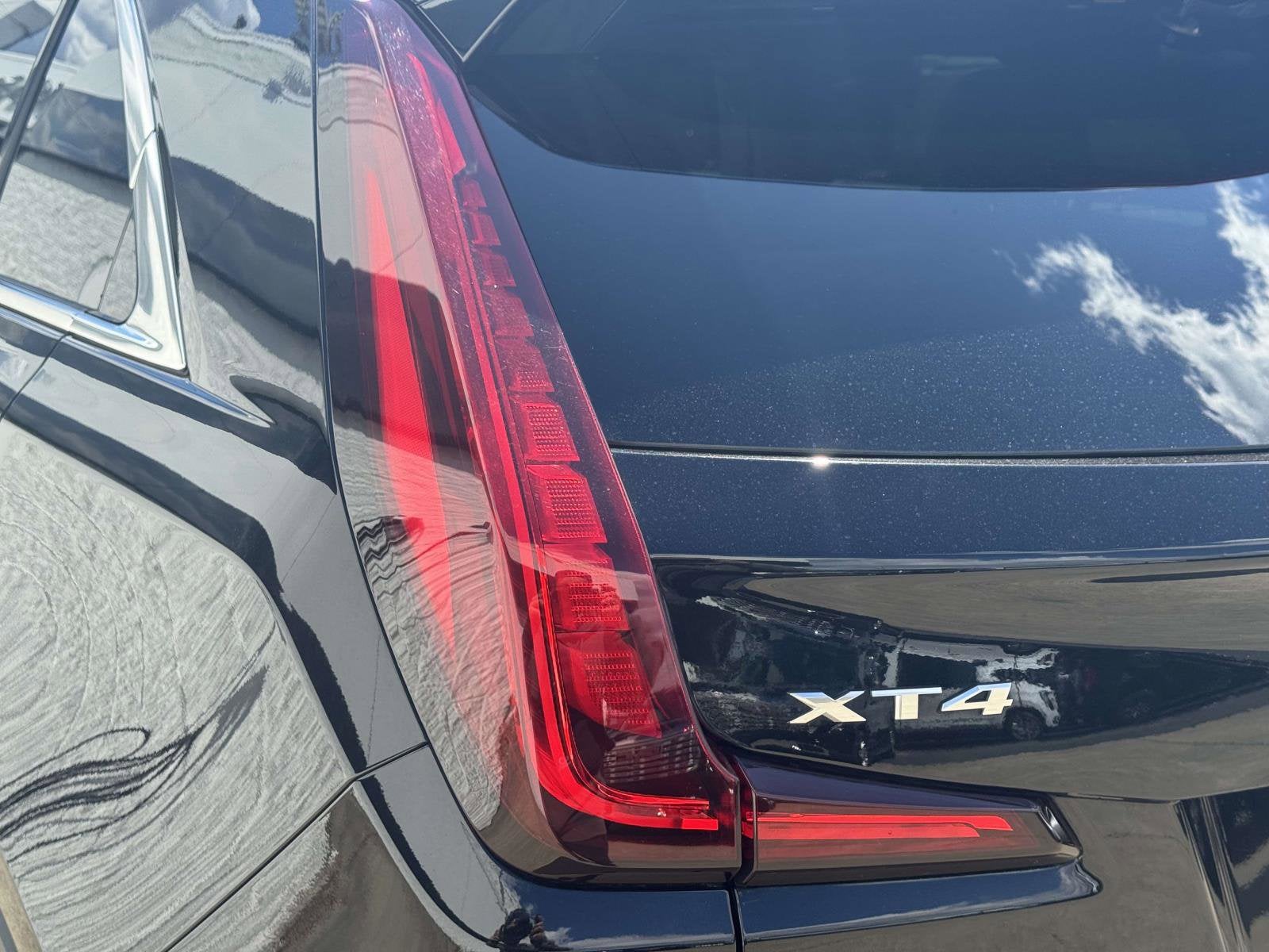 2023 Cadillac XT4 Premium Luxury