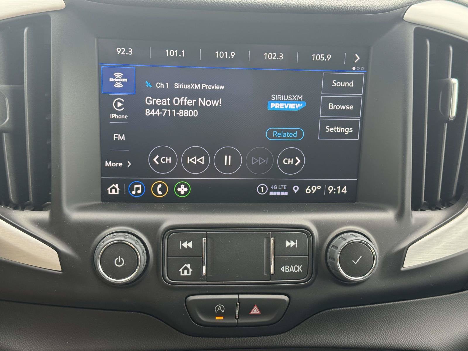 2023 GMC Terrain SLT