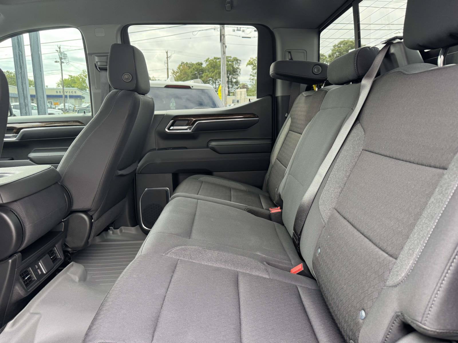 2024 GMC Sierra 1500 SLE