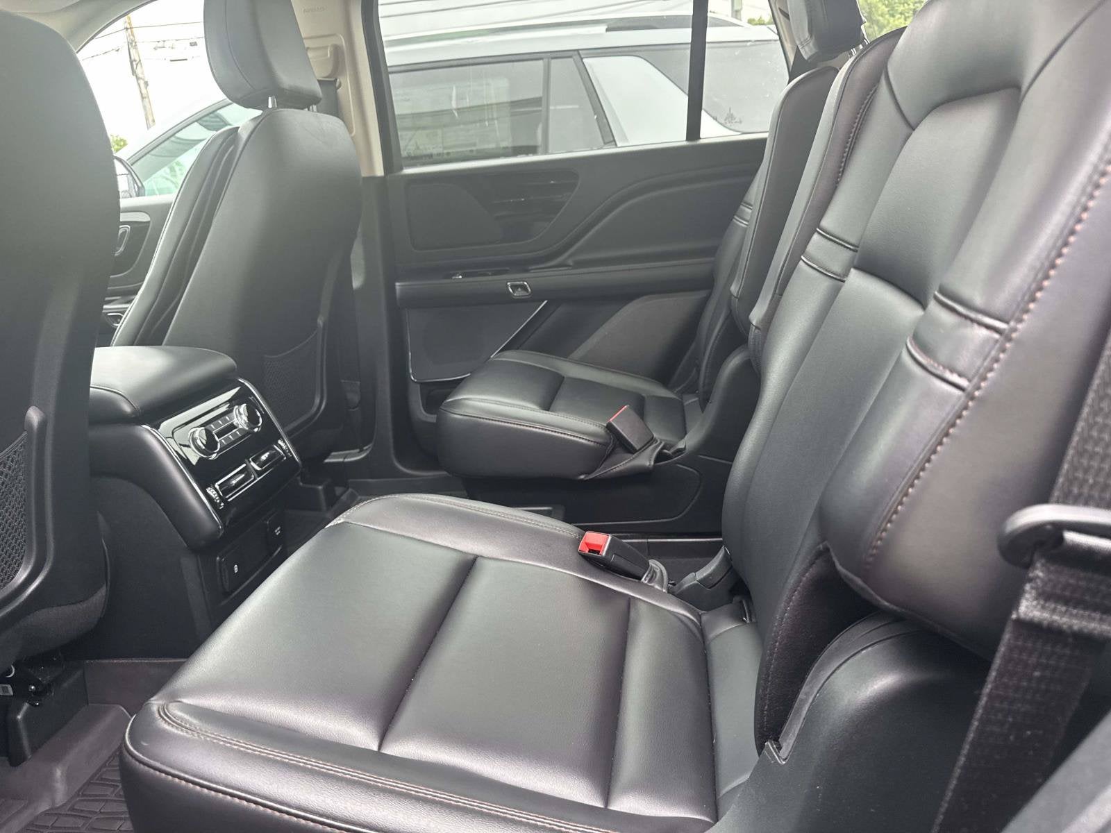 2023 Lincoln Aviator Standard