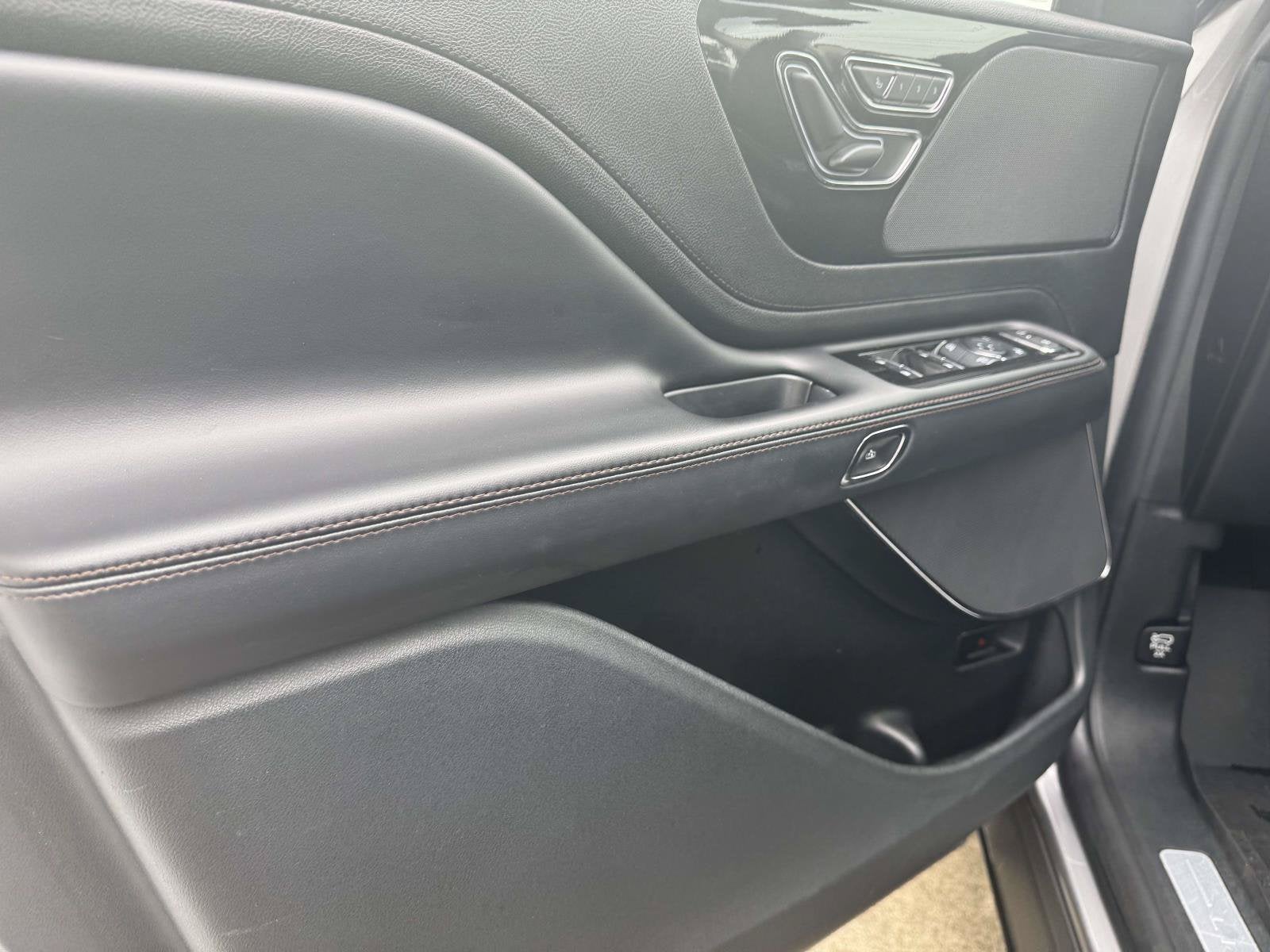 2023 Lincoln Aviator Standard