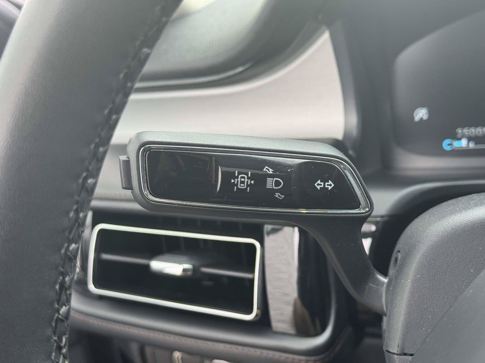 2023 Lincoln Aviator Standard